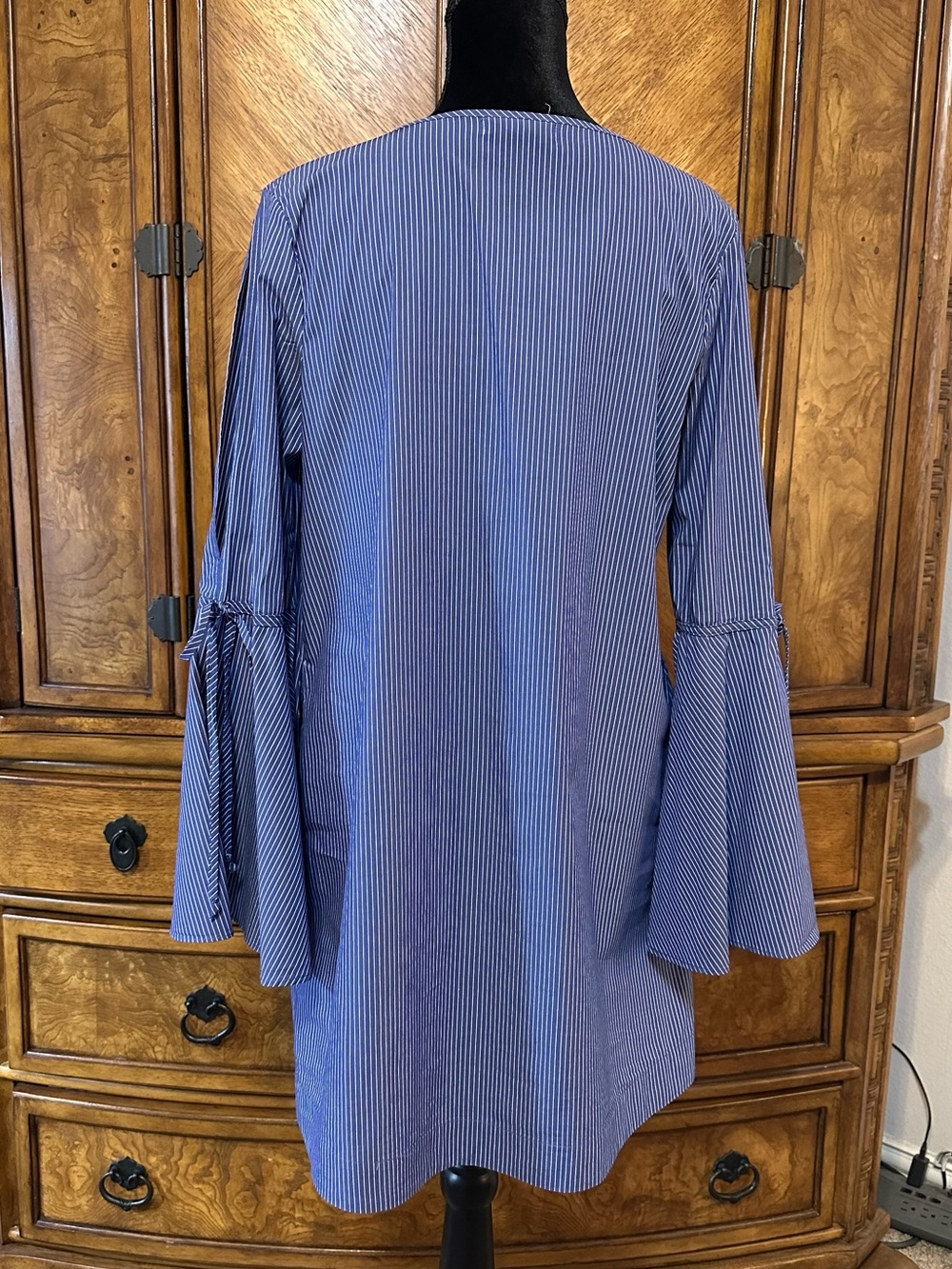 Socialite Blue White Pinstripe Mini Shift Dress Tunic Bell Sleeve Pockets M - Picture 5 of 12